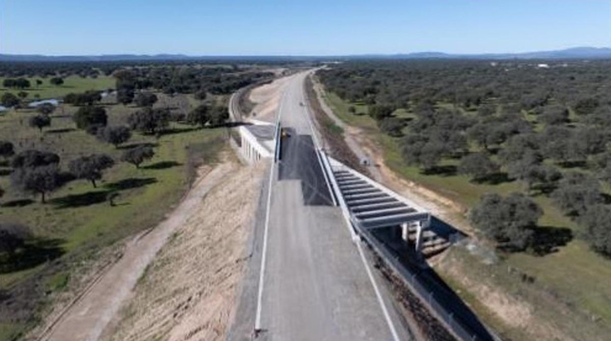 Subtramo de la alta velocidad entre Casatejada y Toril.