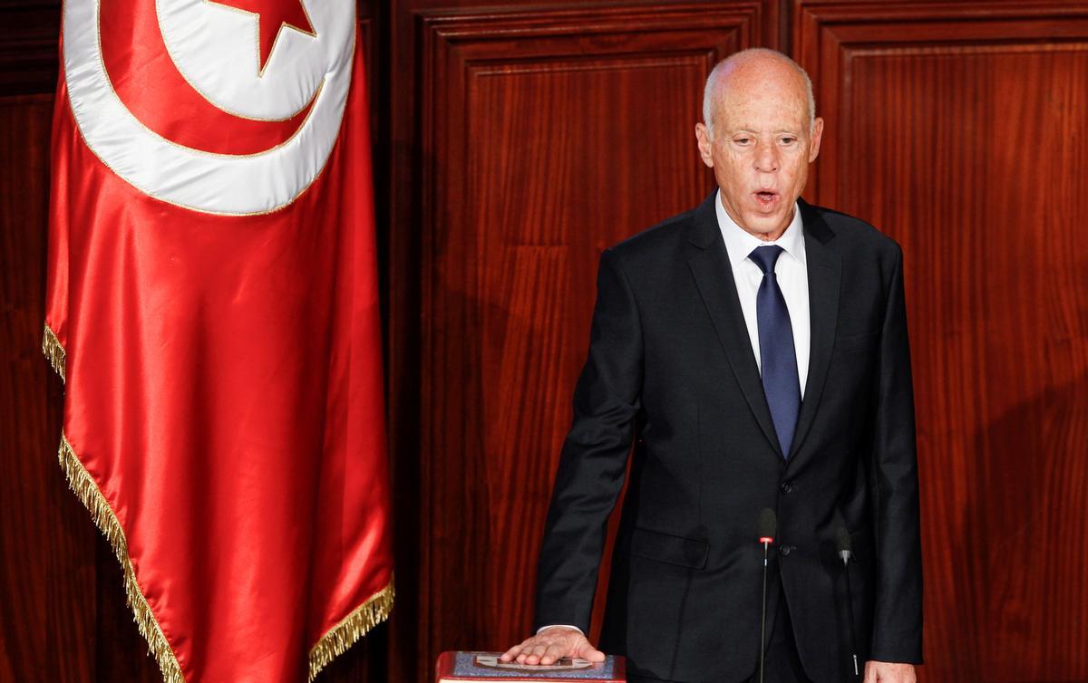 Els EUA apressen el president de Tunísia a «tornar al camí democràtic» després de suspendre el Parlament