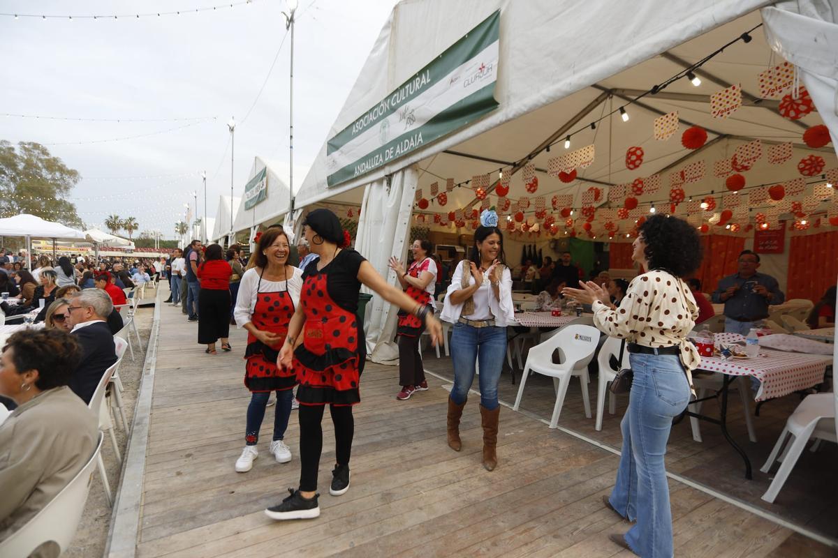 La Feria Andaluza llena de luz y color el Jardín del Turia en València