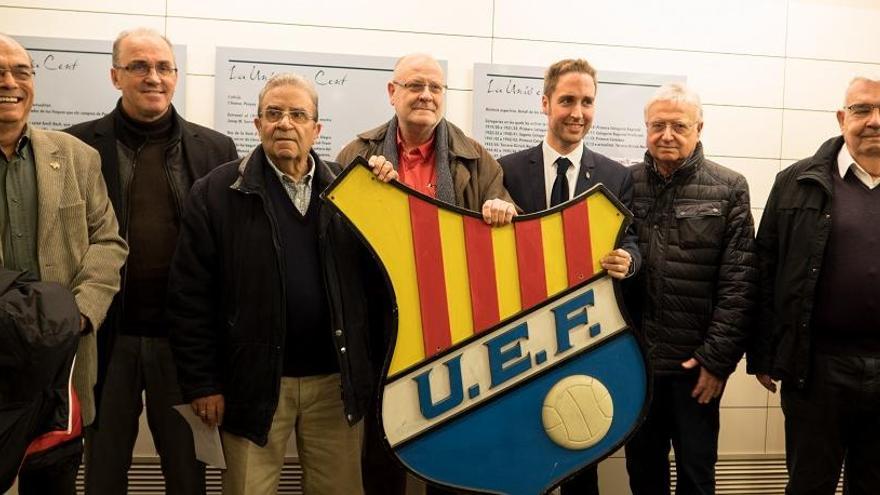 Diverses autoritats i expresidents del Figueres el dia de la inauguració