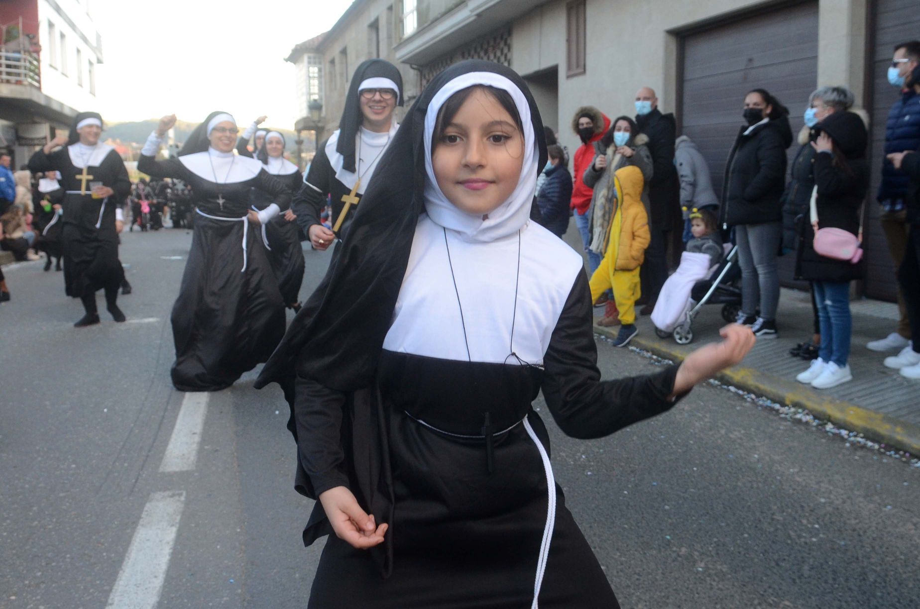 Desfile del Momo en Vilanova para despedir el Entroido 2022.