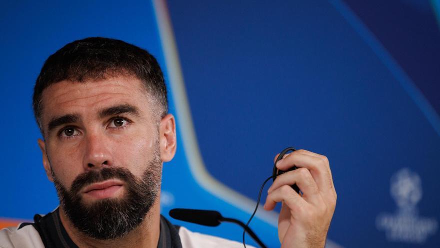 Carvajal defiende a Vinicius: &quot;Nosotros vemos y oímos insultos hacia él; cuando a uno lo pinchan, sangra&quot;