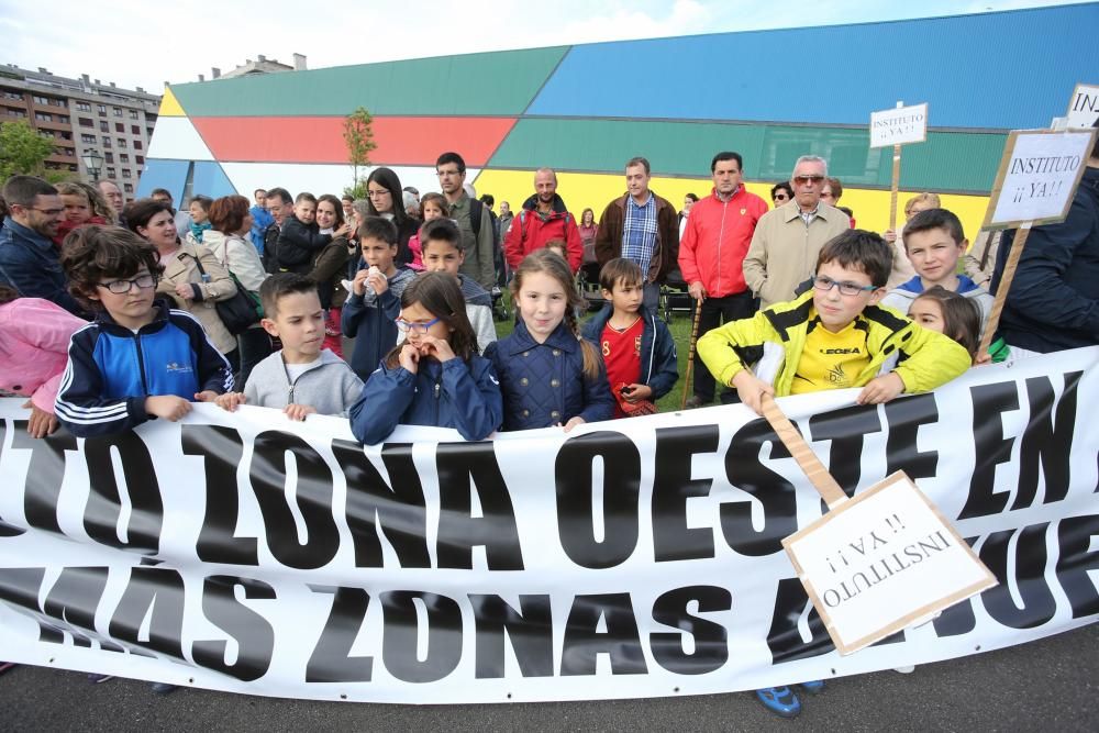 La Florida (Oviedo) se manifiesta para pedir un instituto