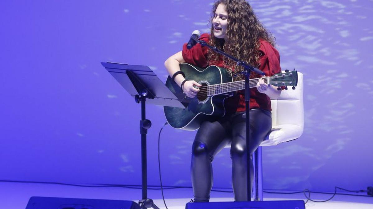 La joven Inés Domínguez actuó al comienzo de la velada. | JOSE NAVARRO