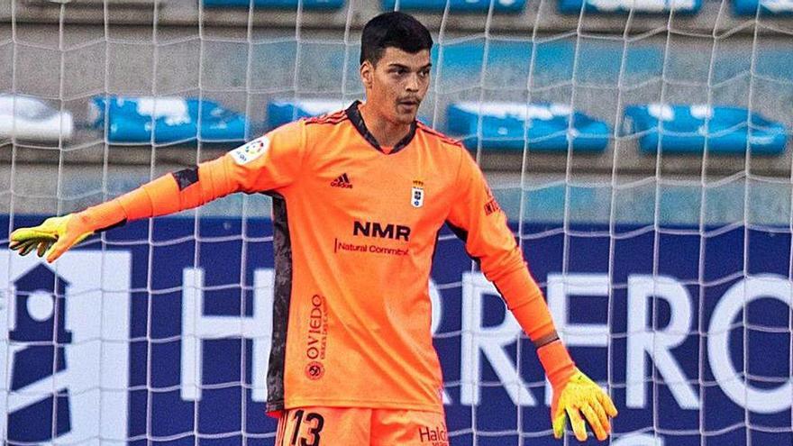 Brazão, ayer, en su debut con el Oviedo en Ponferrada.