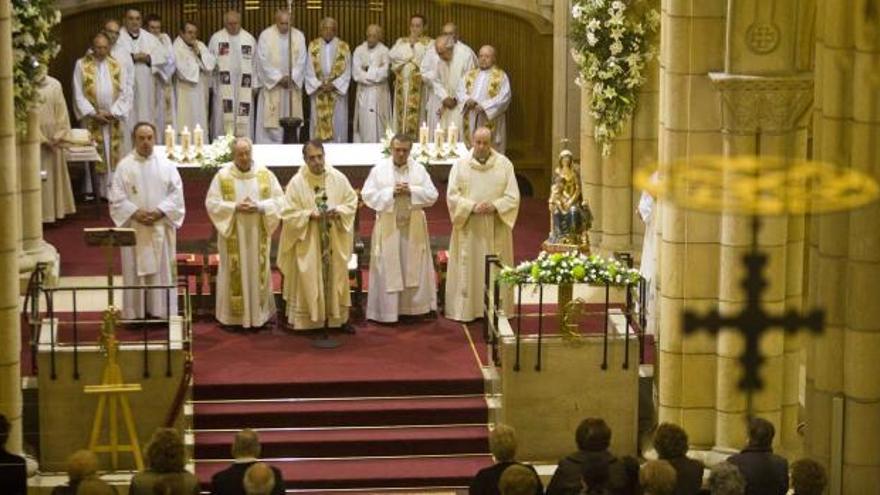 Bodas de plata de la ordenación sacerdotal de Hevia Blanco