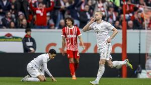 De Ligt celebra un gol con el Bayern