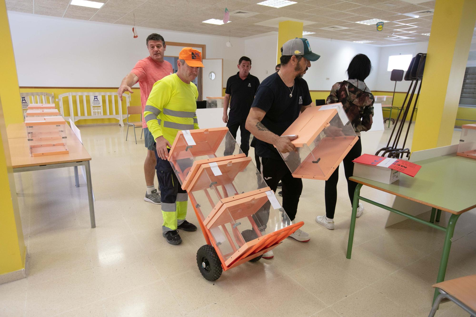 Galería de imágenes de los preparativos para las elecciones del 28M