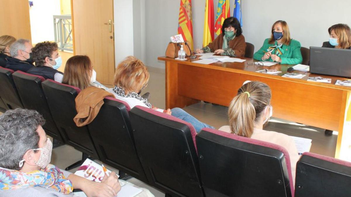La alcaldesa Marqués presidió el consejo sectorial de Igualdad de Benicàssim. | MEDITERRÁNEO