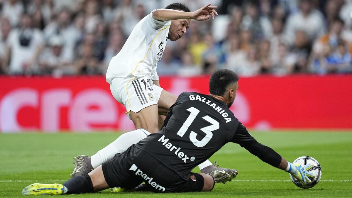 REAL MADRID GIRONA | El Girona pesca en el Bernabéu ante un Real Madrid en ruinas