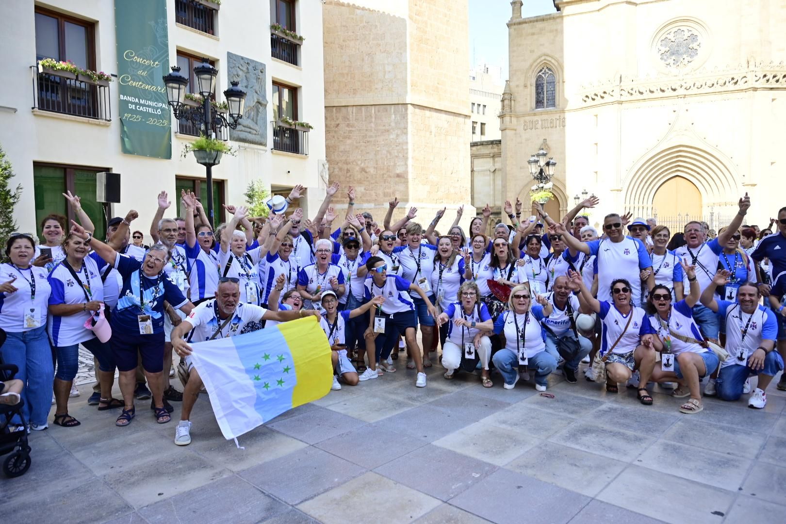 Galería | Un millar de peñistas toman Castellón