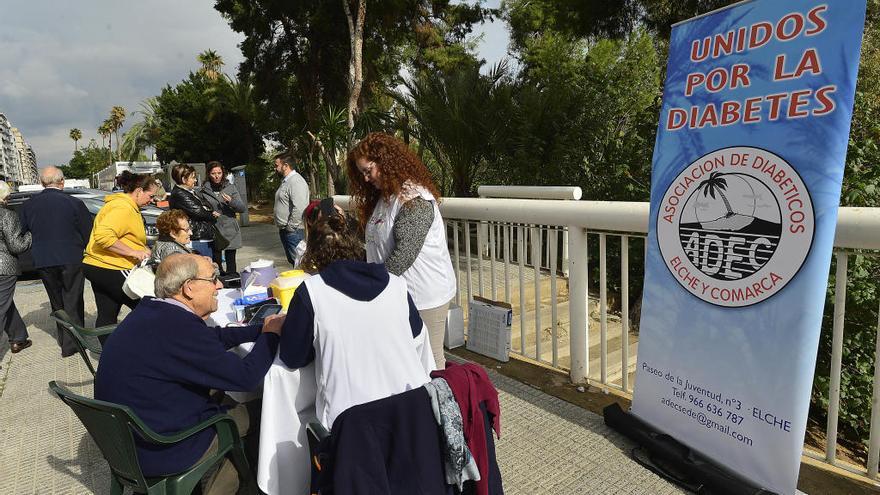 Controles e información en la calle para combatir la diabetes