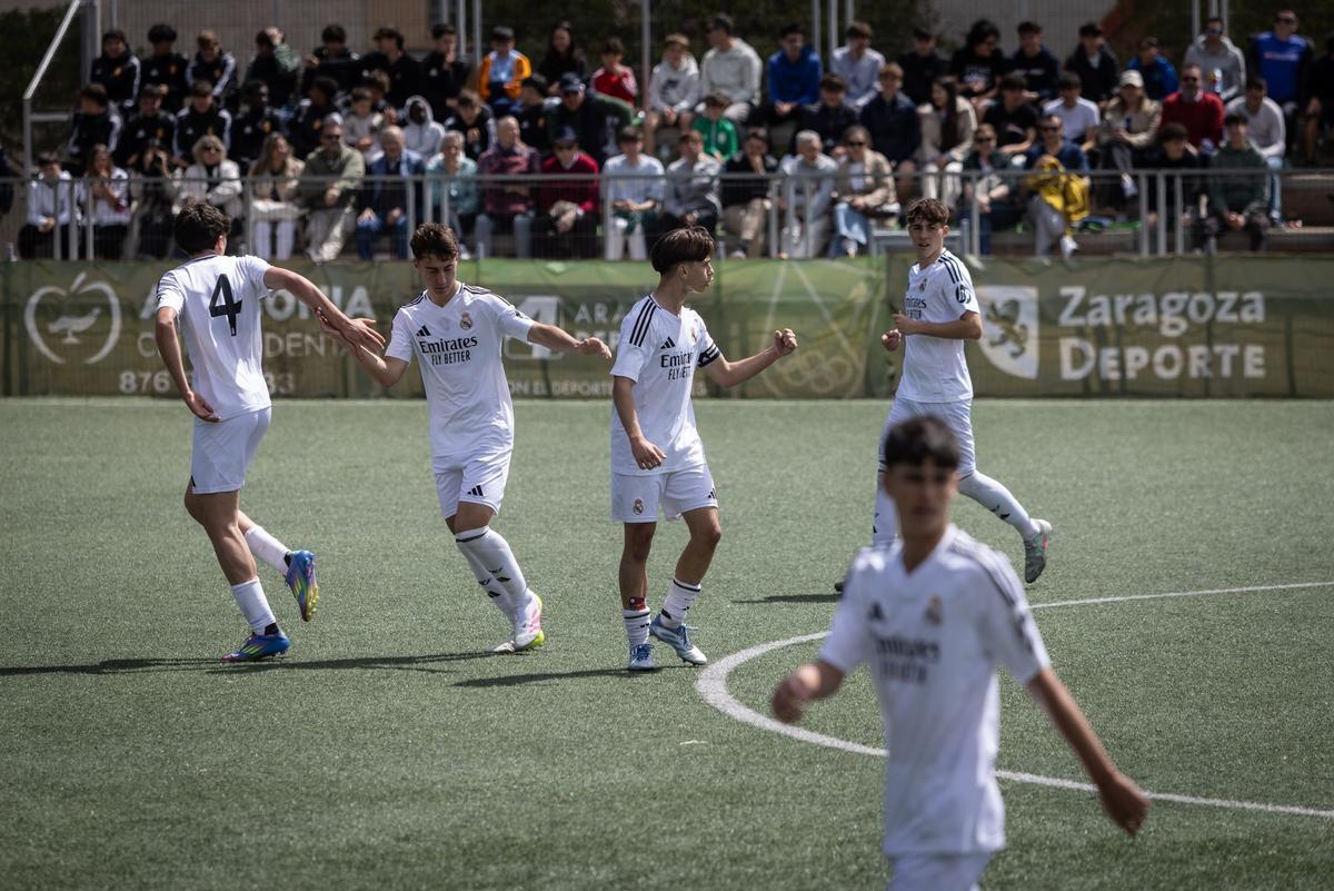 En imágenes | Así ha sido la gran final del Torneo Cesaraugusta de Zaragoza entre el Real Madrid y el Valencia En imágenes | Así ha sido la gran final del Torneo Cesaraugusta de Zaragoza entre el Real Madrid y el Valencia