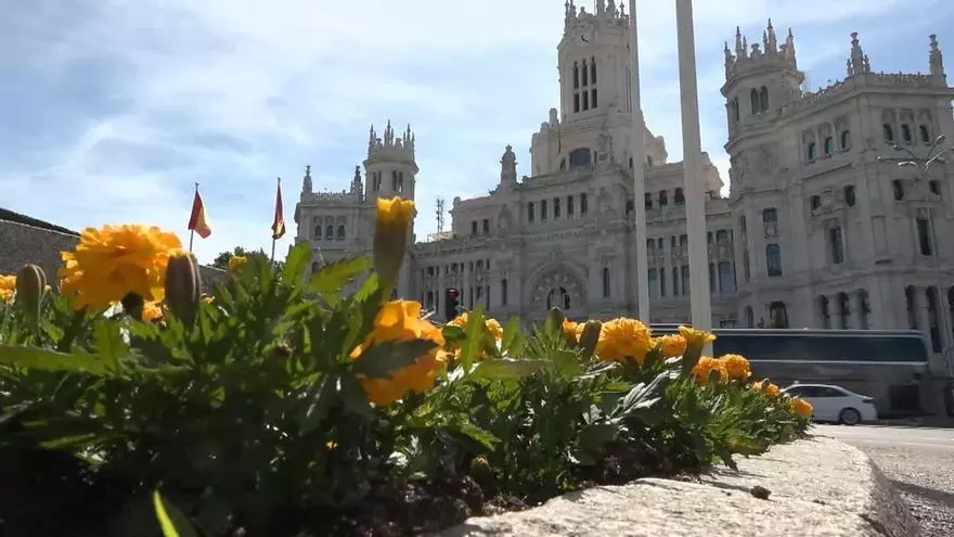 Madrid se engalana de blanco y amarillo para recibir al papa León XIV