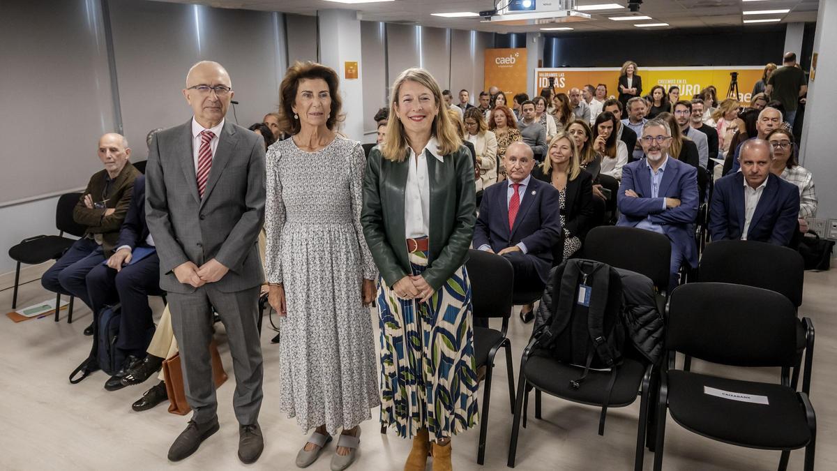 Carmen Planas, presidenta de la CAEB, durante la jornada celebrada en su sede.