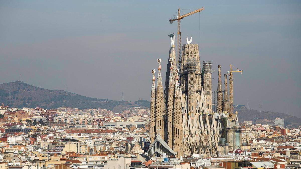 Vista de la Sagrada Familia en Barcelona. Vista de la Sagrada Familia en Barcelona.