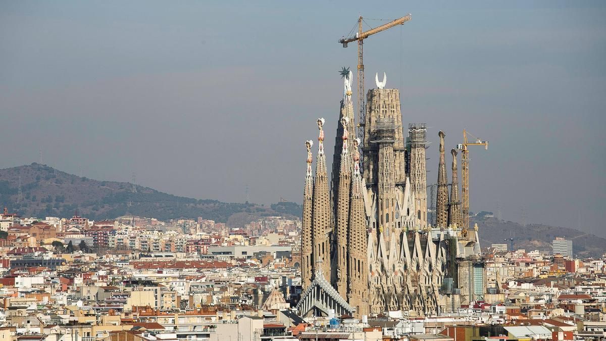 La Sagrada Família en el ’skyline’ de Barcelona.
