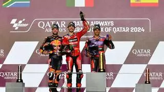 Un portentoso Bagnaia triunfa frente a un prometedor Márquez y un divertido Acosta en el GP de Catar