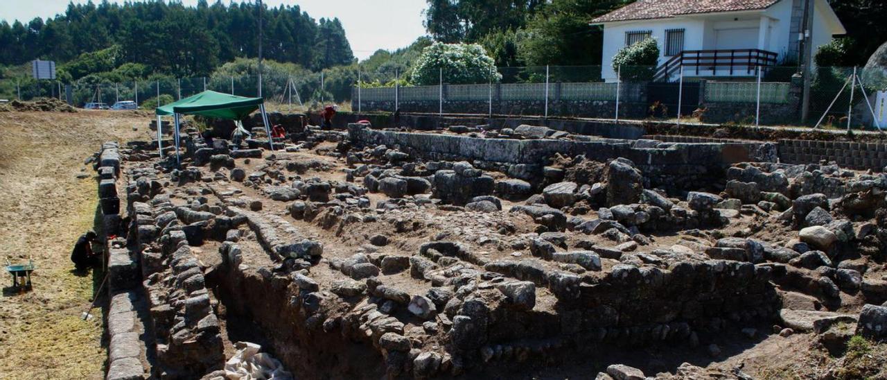 El yacimiento arqueológico de Adro Vello, en San Vicente 
de O Grove.   | //  IÑAKI ABELLA