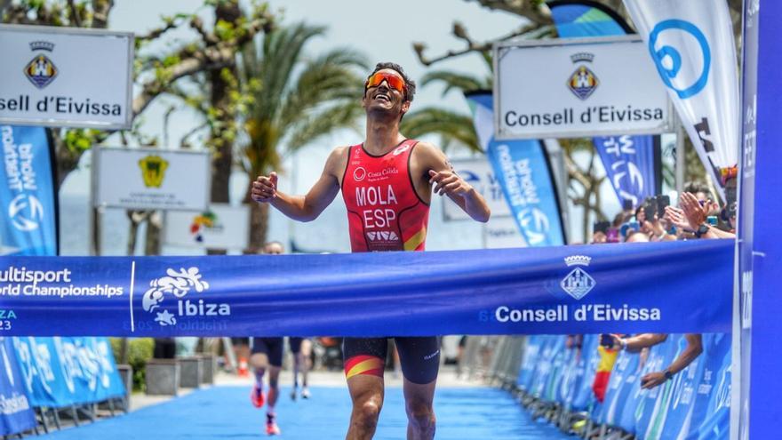 El balear Mario Mola y la británica Emma Pallant, campeones del mundo de Duatlón Sprint en Ibiza