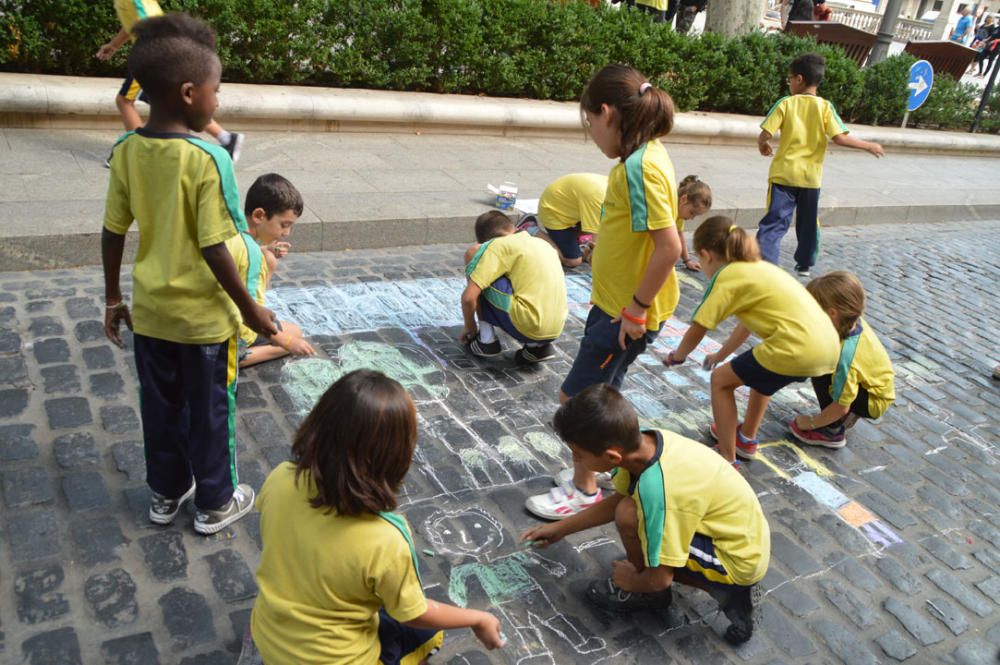 Els escolars pinten Figueres en la Setmana de la M