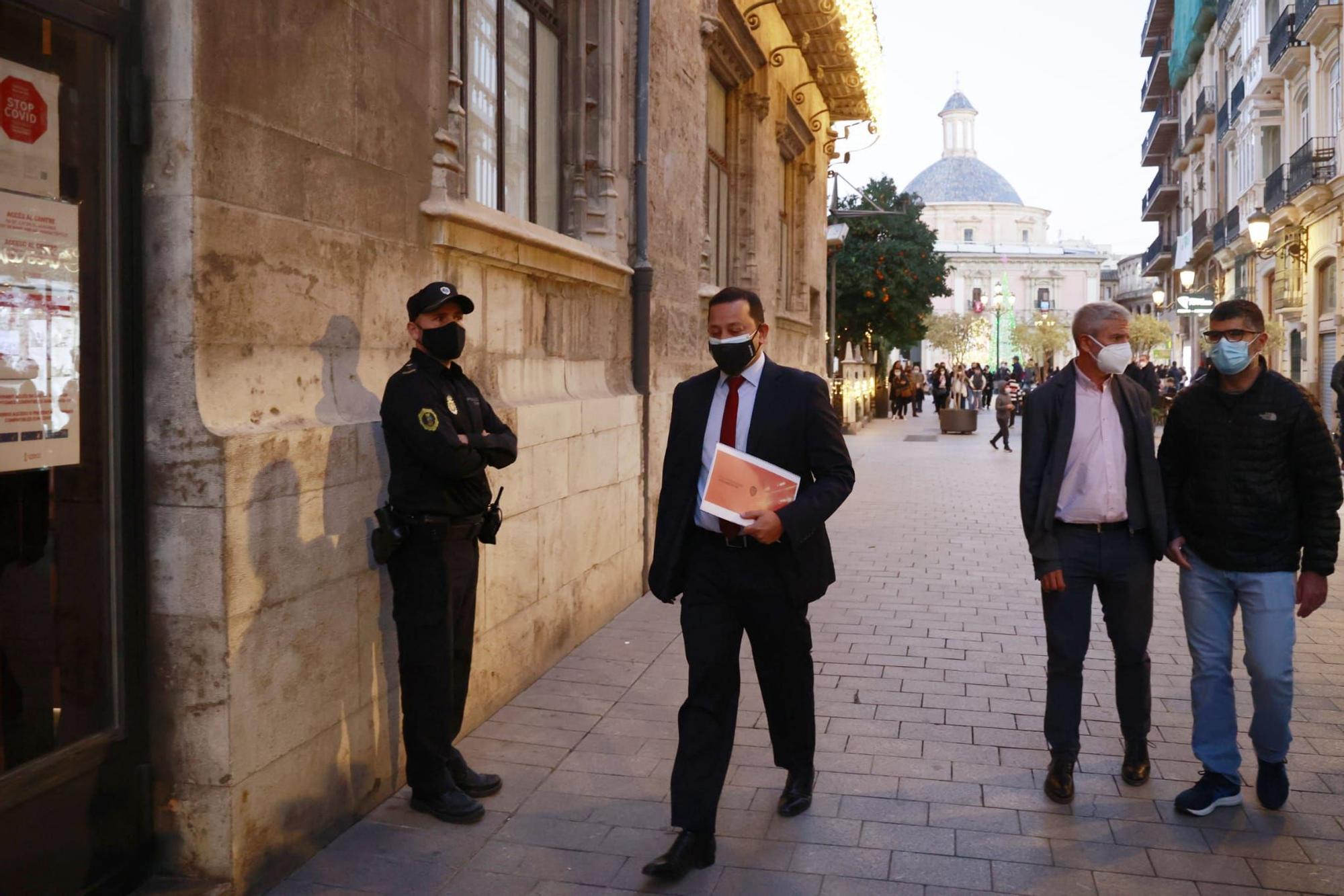 Anil Murthy llega a la reunión con Ximo Puig