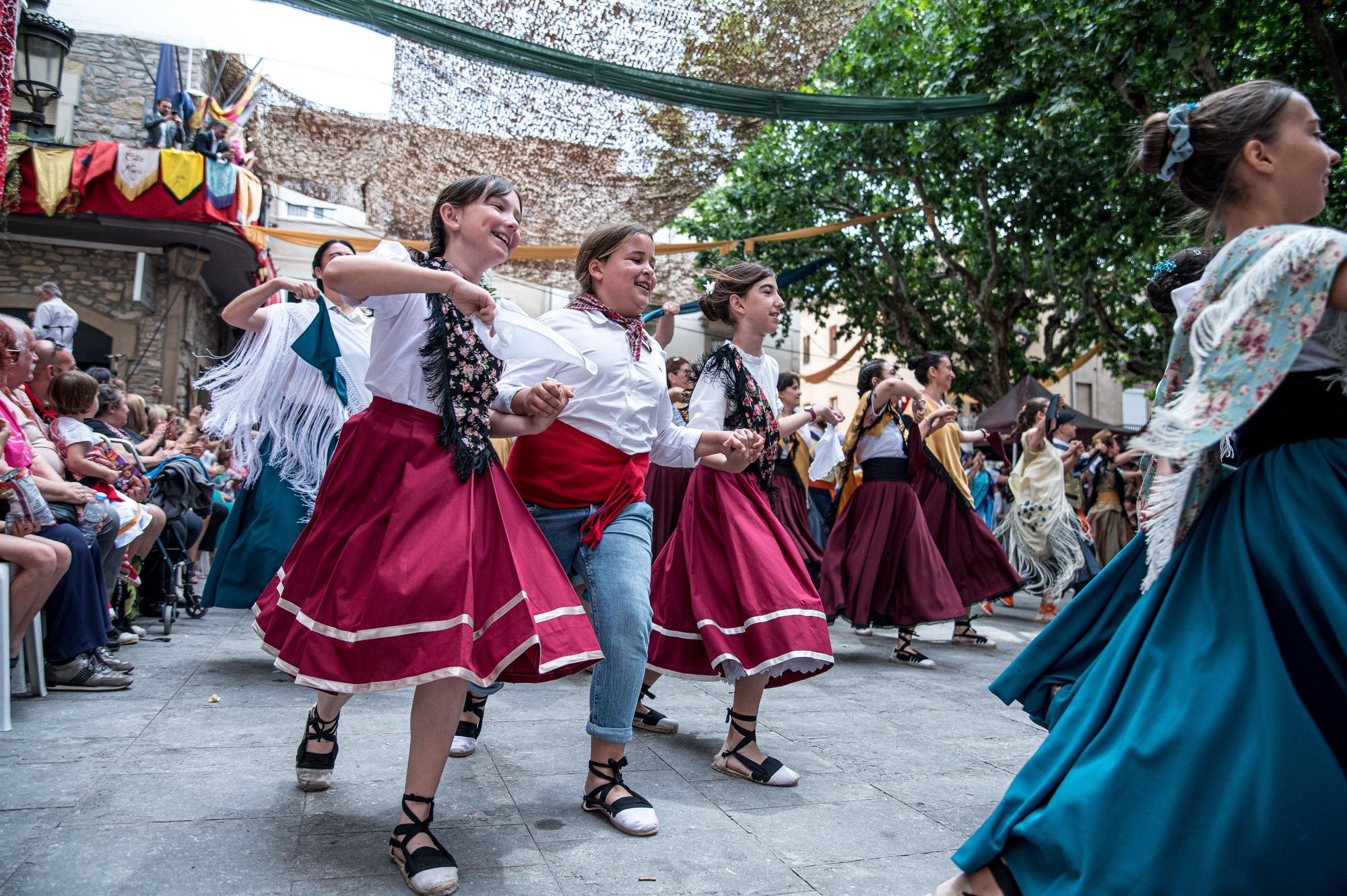 Troba't a les fotos del multitudinari ball de gitanes de Sant Vicenç