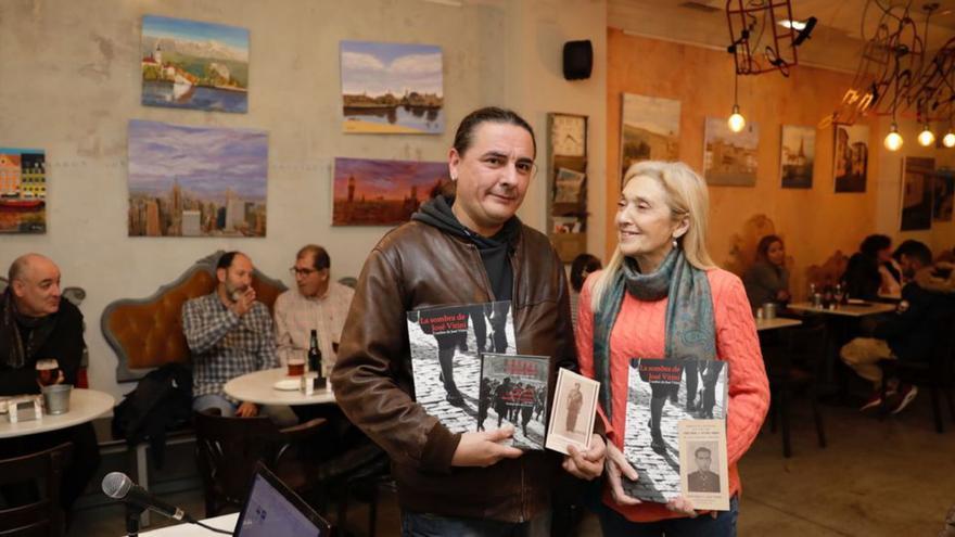 Alberto Vázquez presenta libro en el Café de Macondo