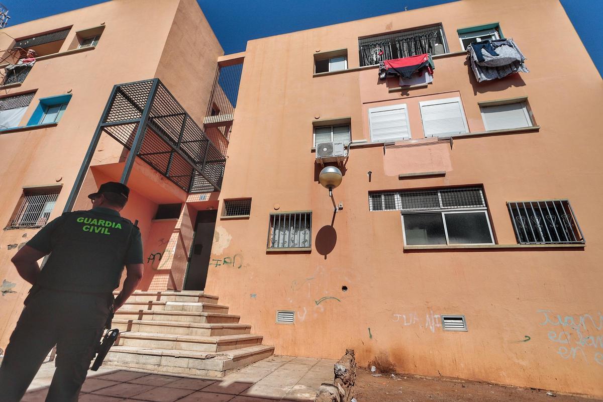 El hombre que asesinó a su hijo en Tenerife provocó gravísimos cortes en la cabeza al menor con un machete