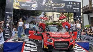 Miguel Suárez sube a lo más alto del podio del 49 Rally Senderos de La Palma