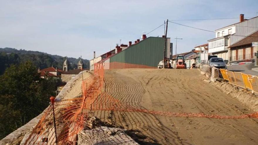 La obra también amplía la curva en el acceso a la playa fluvial.