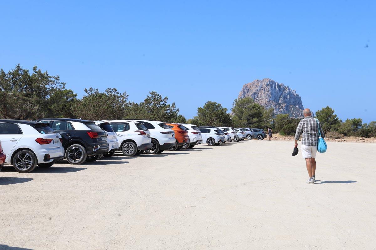 Galería: Reabre el parking de Cala d'Hort