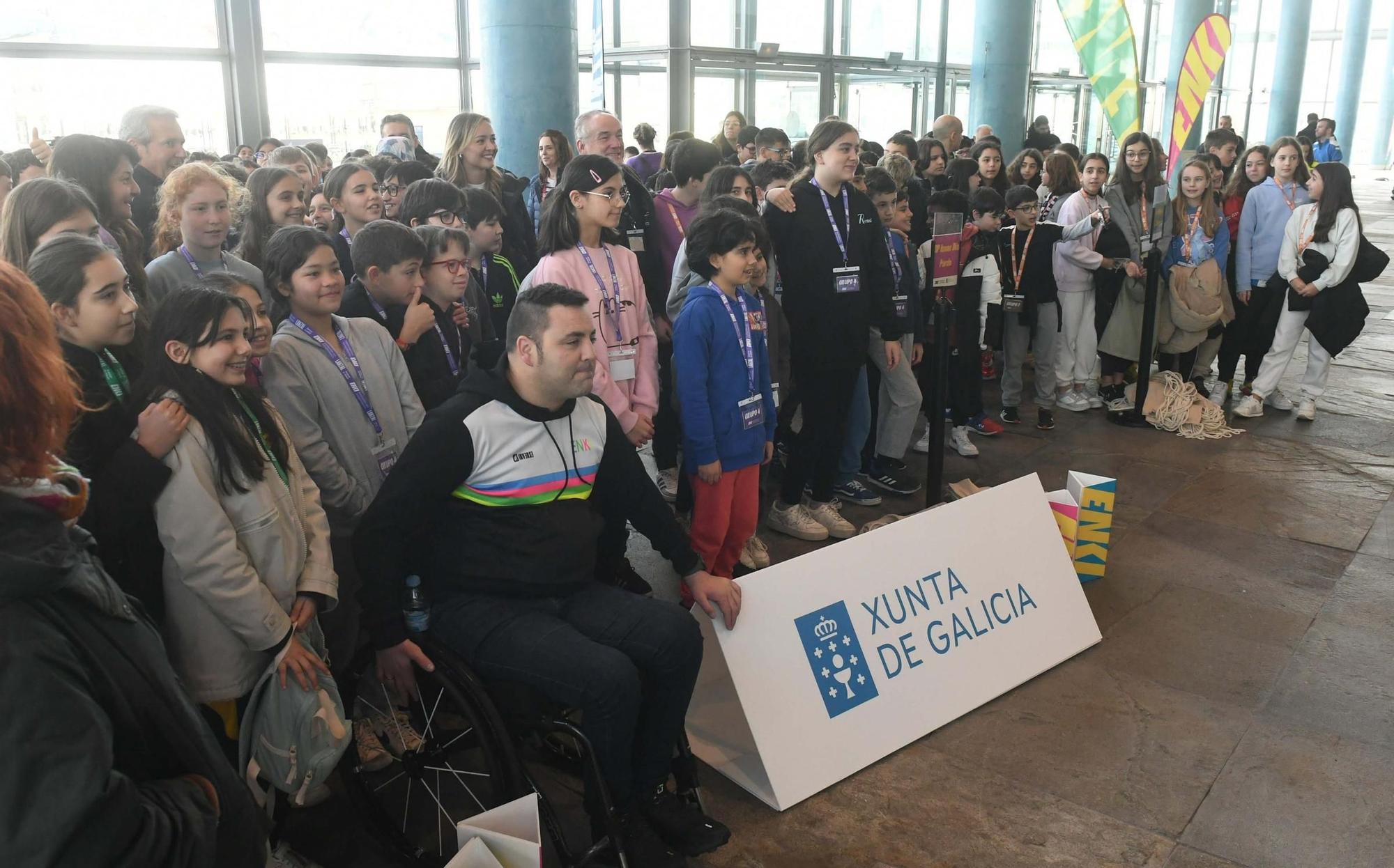 Los escolares de A Coruña aprenden a hacer deporte en silla de ruedas