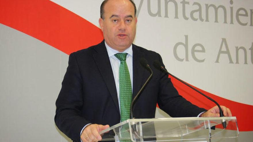 Manuel Barón, alcalde de Antequera, en rueda de prensa.
