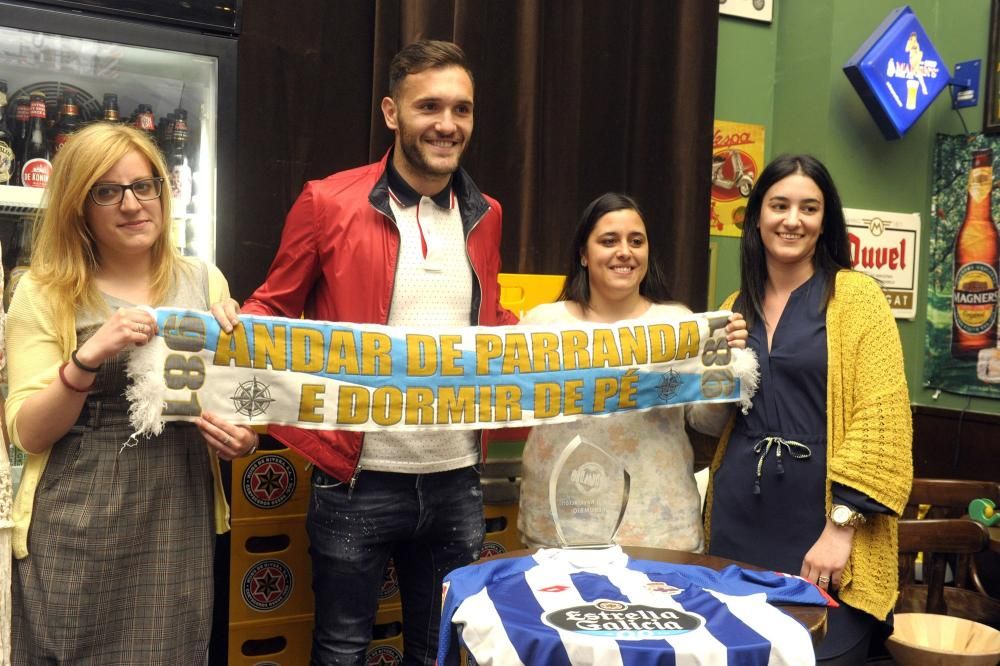 Lucas Pérez, en la Peña Deportivista Rebumbio