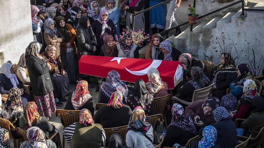 Ascienden a 41 los muertos por una explosión en una mina de carbón en Turquía