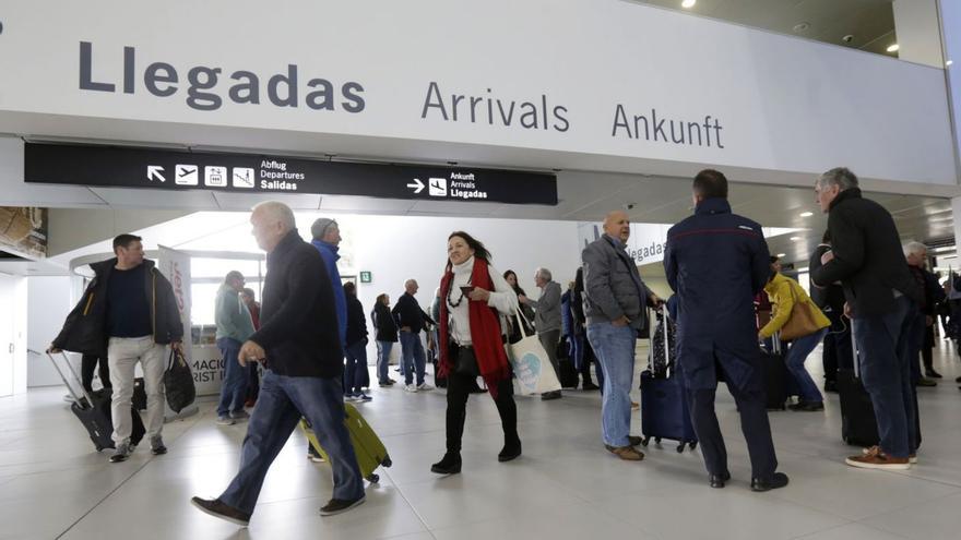 El aeropuerto de Corvera registra cerca de 825.000 viajeros en lo que va de año