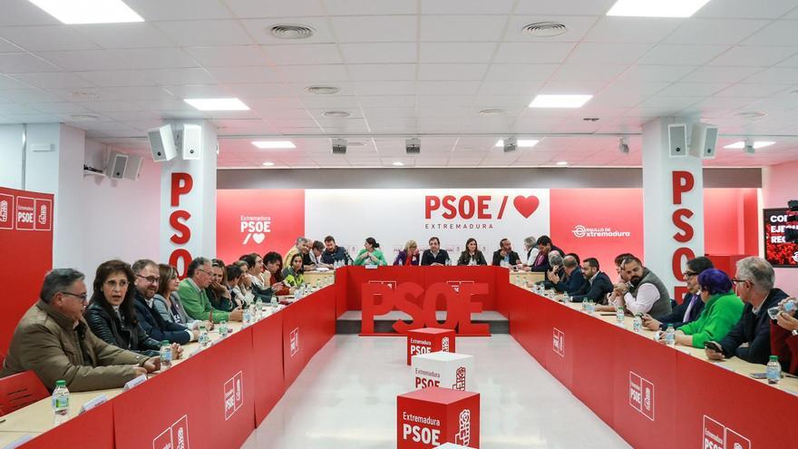 El PSOE extremeño tiene cuatro meses para elegir nuevo líder regional