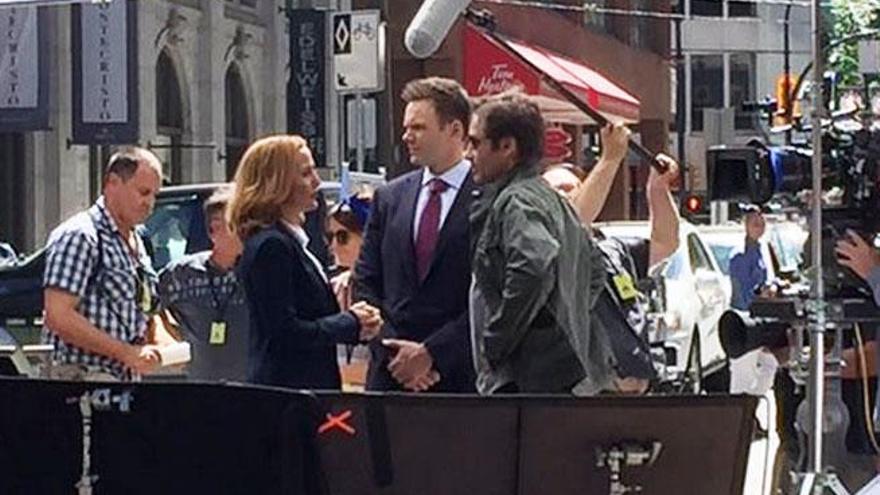 Mulder y Scully durante el rodaje.