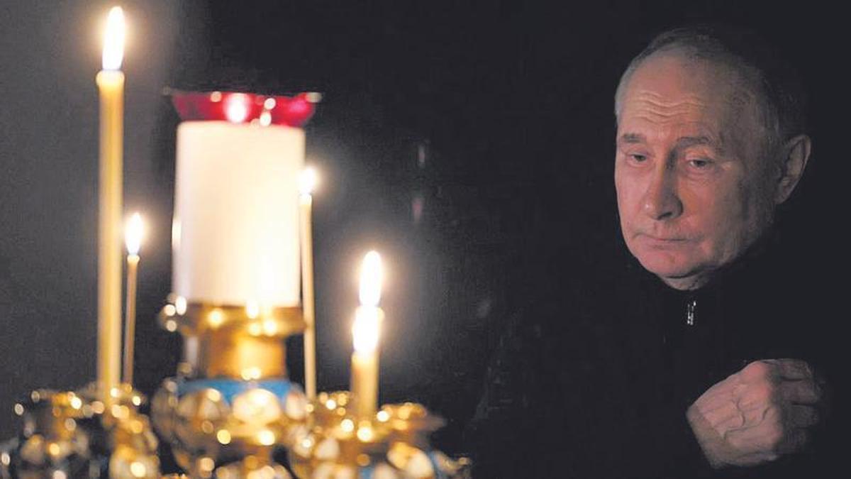 Putin en un homenaje a las víctimas del atentando de Moscú.