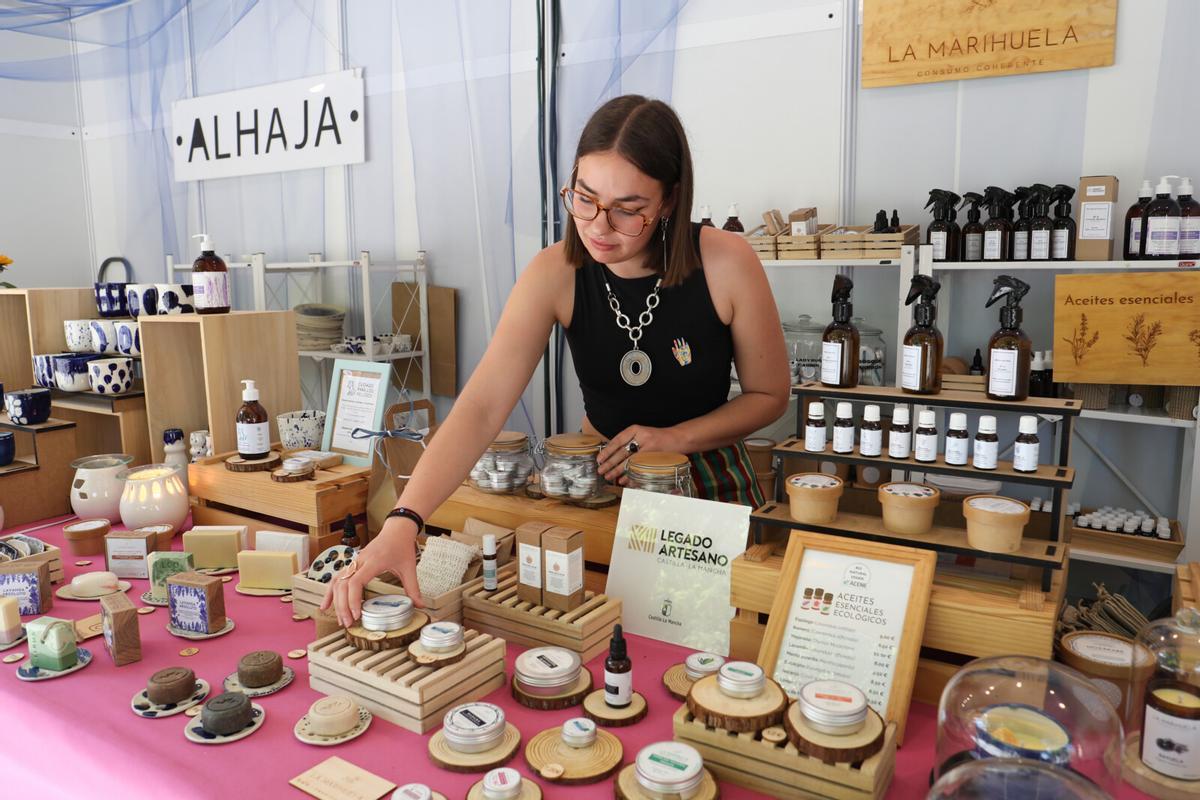 Hasta 11 comercios de artesanía de Toledo participan en la Feria MIA hasta el 3 de mayo