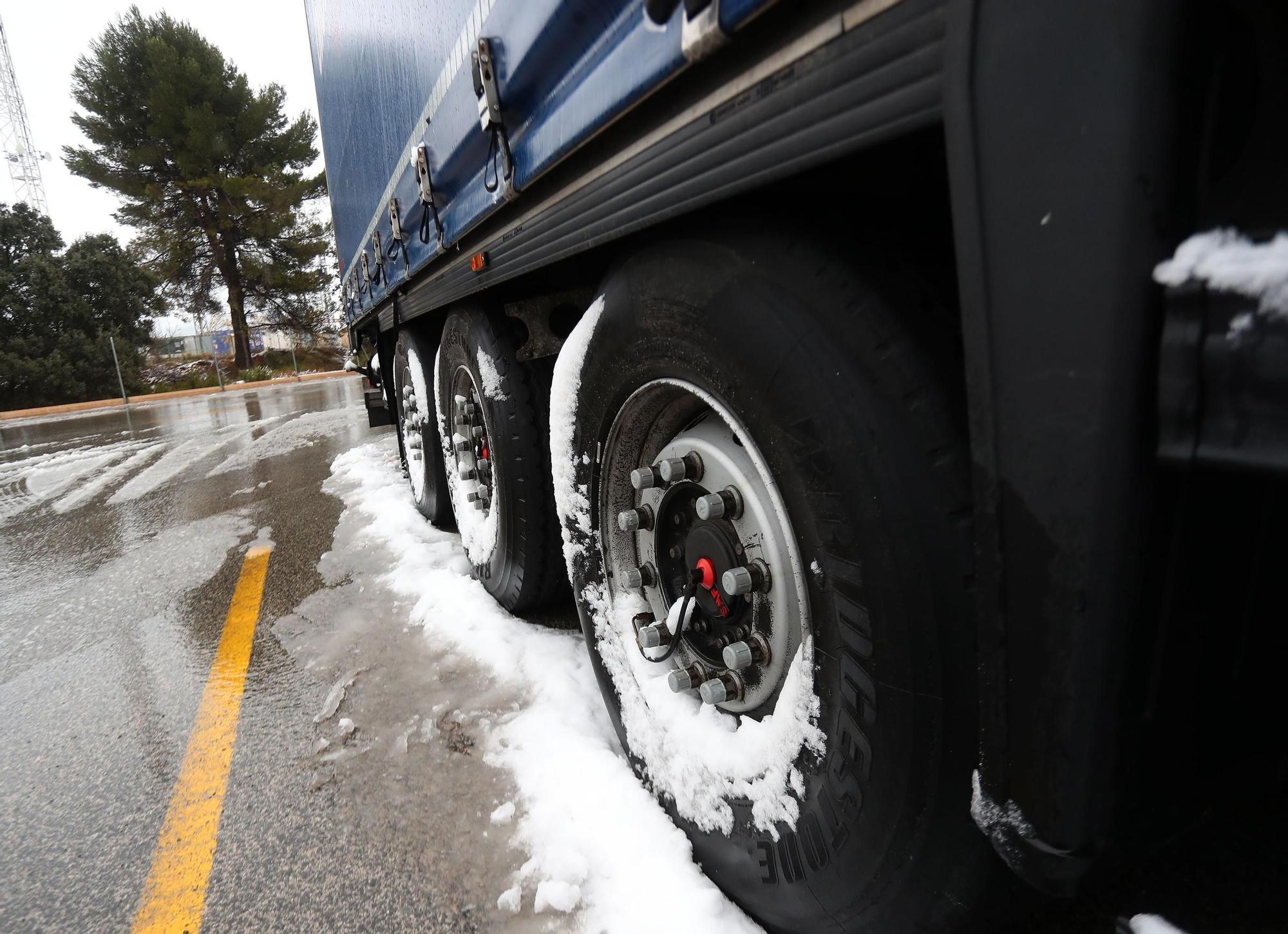 Numerosos transportistas permanecen atrapados en el Rebollar