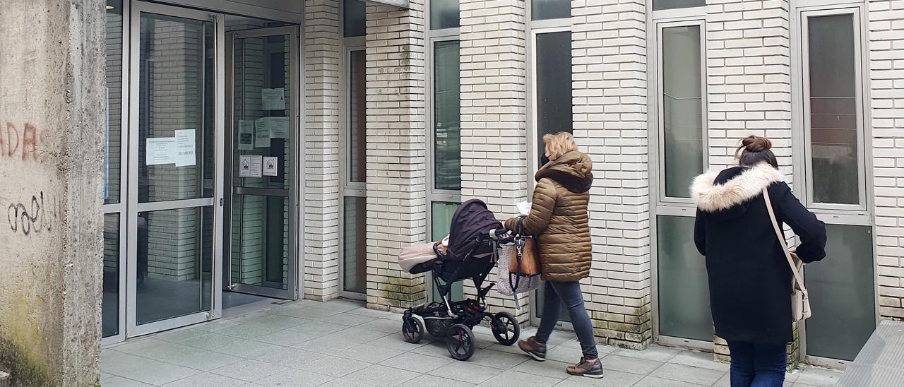 Entrada al centro de salud de Coia, en Vigo