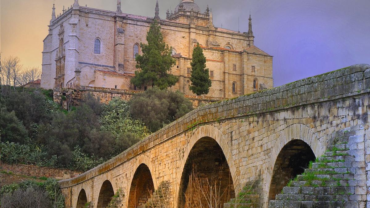 Puente y catedral de Coria