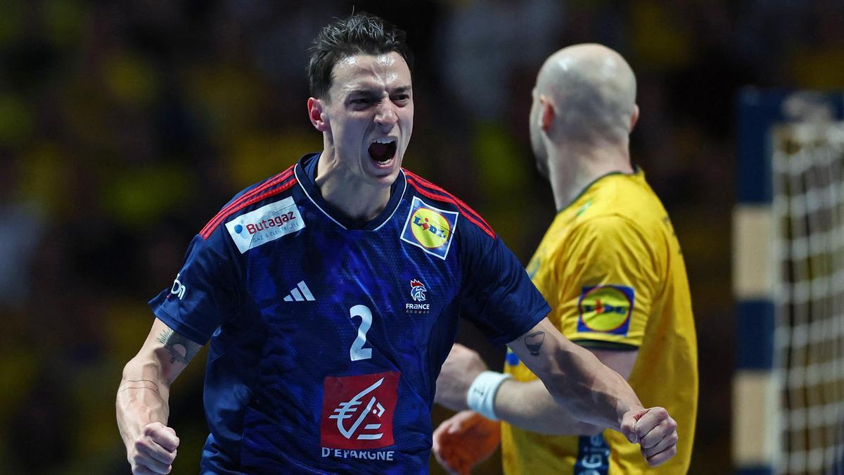 Yanis Lenne celebra un gol durante el Francia-Suecia.