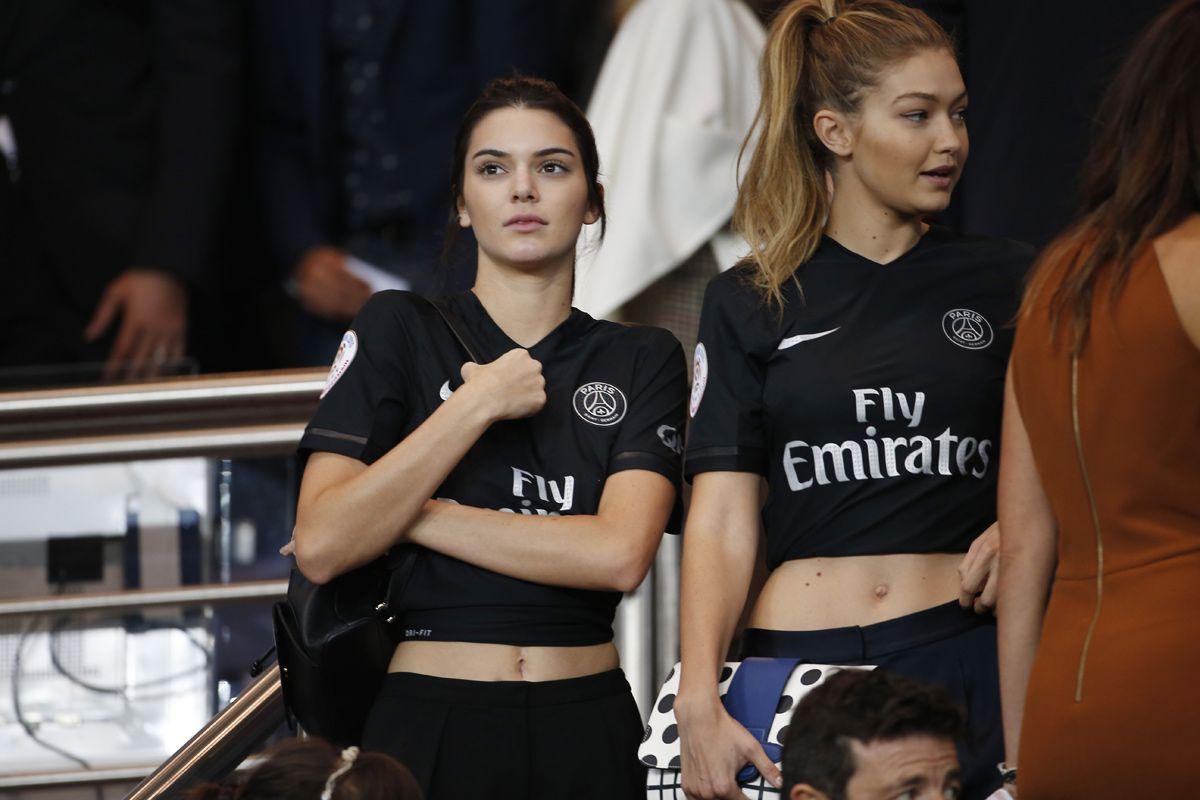 Gigi Hadid y Kendall Jenner, protagonistas en un partido de fútbol