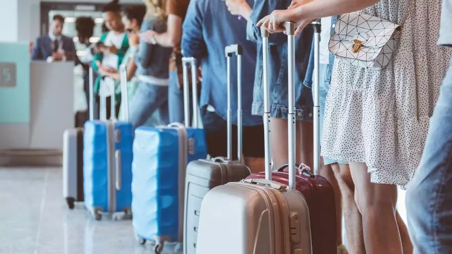 Una viajera explica el mejor truco para no pagar por tus maletas en el aeropuerto: "No gastéis un dinero absurdo"
