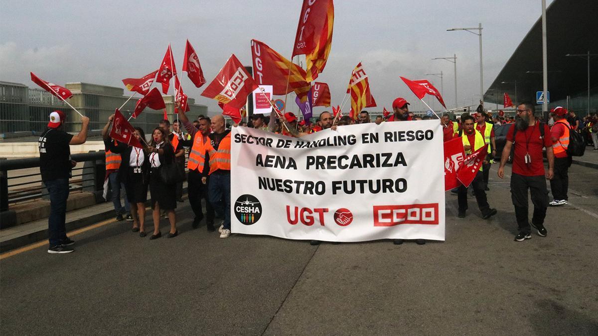 Huelga de los trabajadores de Iberia en el aeropuerto de El Prat