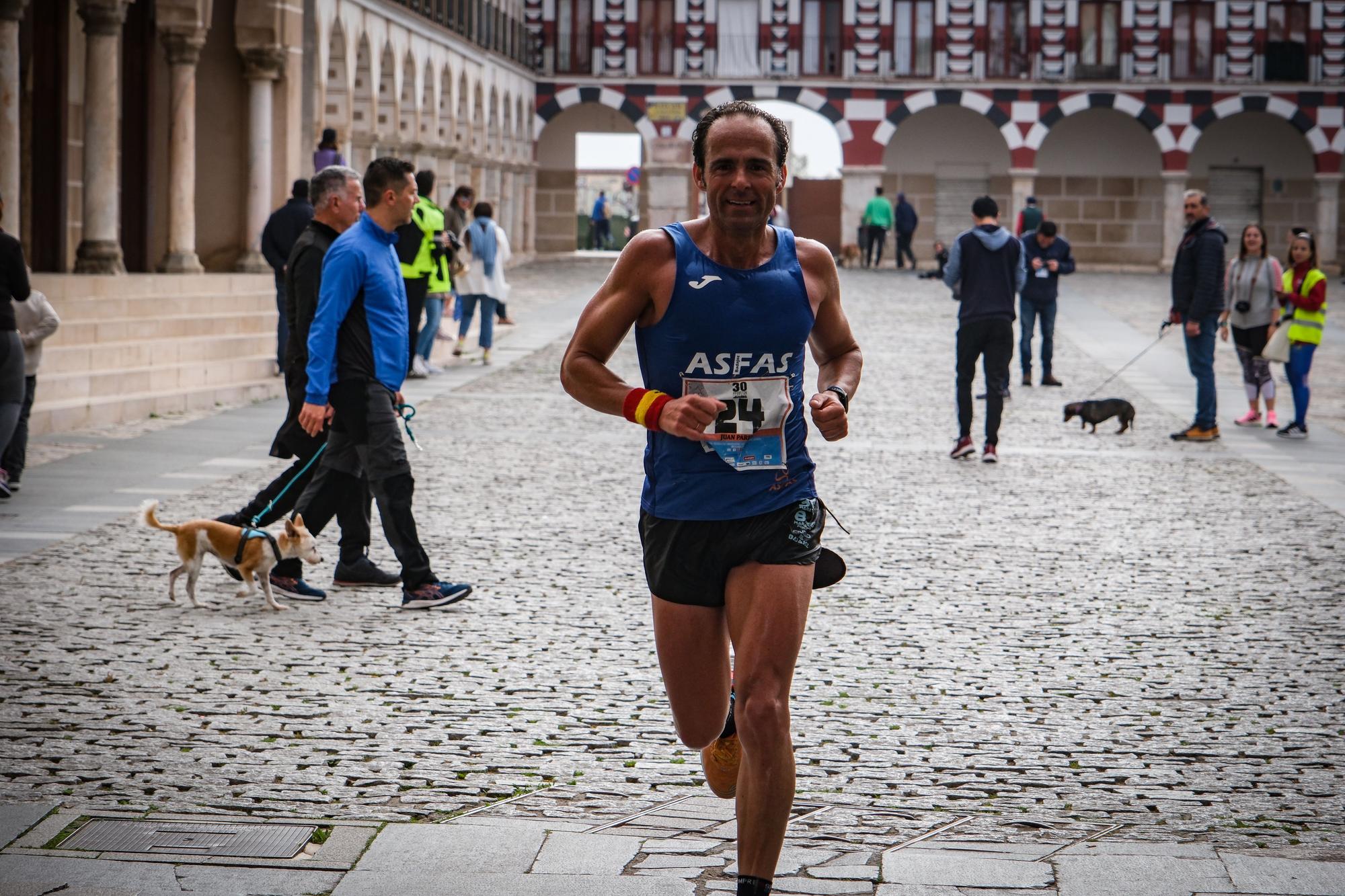 30 Maratón y 8 Medio Maratón Popular Ciudad de Badajoz en imágenes