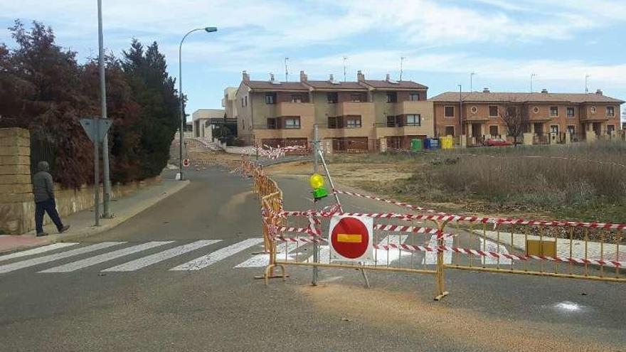 Zona vallada en la calle Catalanas con Zafra.